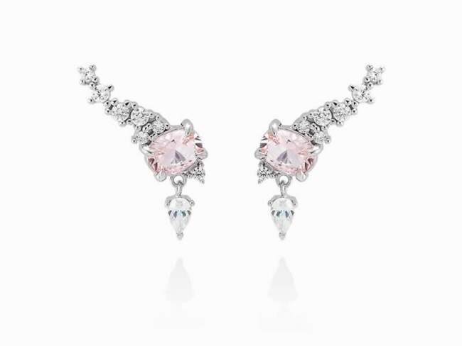 Earrings ADA  in silver de Marina Garcia Joyas en plata Earrings in rhodium plated 925 sterling silver, white cubic zirconia and synthetic stone water pink. (dimensions of the jewel: 24 x 8 mm.)