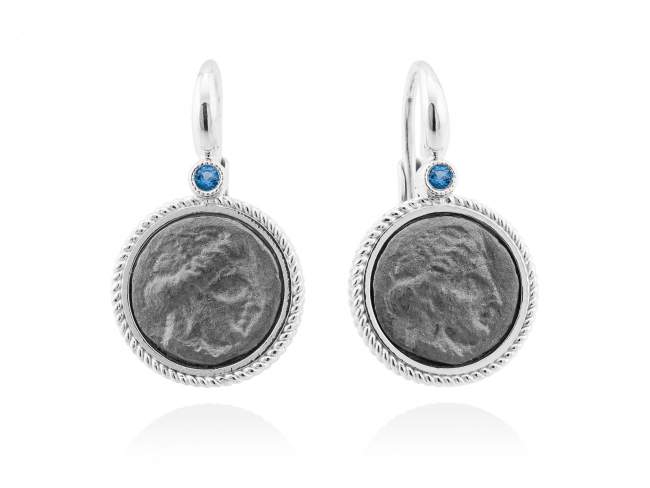 Earrings TERRA Blue in silver de Marina Garcia Joyas en plata Earrings in ruthenium and rhodium plated 925 sterling silver and synthetic blue spinel. (size: 2,5 cm.)