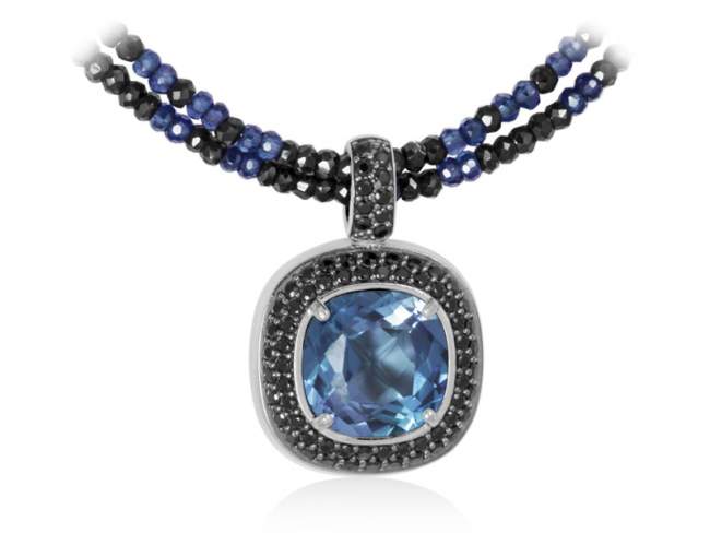 Pendant JAIPUR Blue in silver de Marina Garcia Joyas en plata Pendant in rhodium plated 925 sterling silver, cubic zirconia and faceted blue hydrothermal quartz. (Chain is not included)