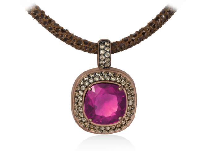 Pendant JAIPUR Fuchsia in rose Silver de Marina Garcia Joyas en plata Pendant in 18kt rose gold plated 925 sterling silver, cubic zirconia and synthetic ruby. (Chain is not included)