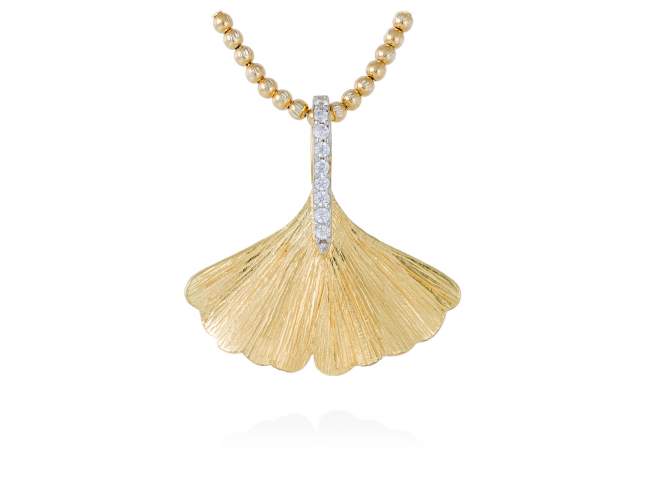 Pendant FALL White in golden silver de Marina Garcia Joyas en plata Pendant in 18kt yellow gold plated 925 sterling silver with white cubic zirconia. (size: 2,8 cm.) (Chain is not included)