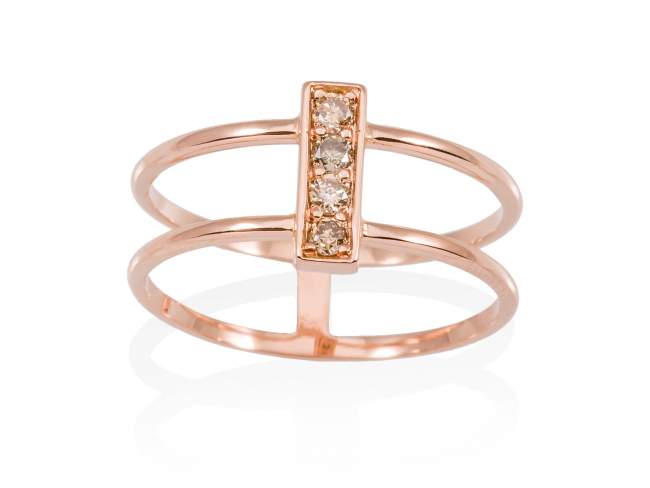 Ring in 18kt. Gold and diamonds de Marina Garcia Joyas en plata Ring in 18kt rose gold and 4 brown diamonds carat total weight 0.15.