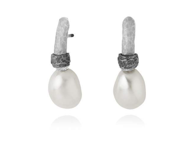 Earrings DUET in black Silver de Marina Garcia Joyas en plata Earrings in 925 sterling silver and freshwater cultured pearls