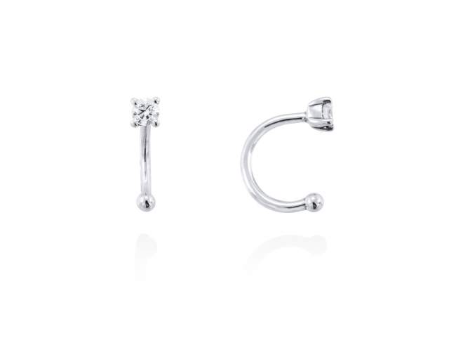 Earrings in 18kt. Gold and diamonds de Marina Garcia Joyas en plata Earrings in rodhium plated 18kt white gold with 2 diamonds carat total weight 0.11 (Color: Top Wesselton (G) Clarity: SI).