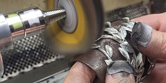 How to clean your jewellery correctly: A practical guide | Marina García